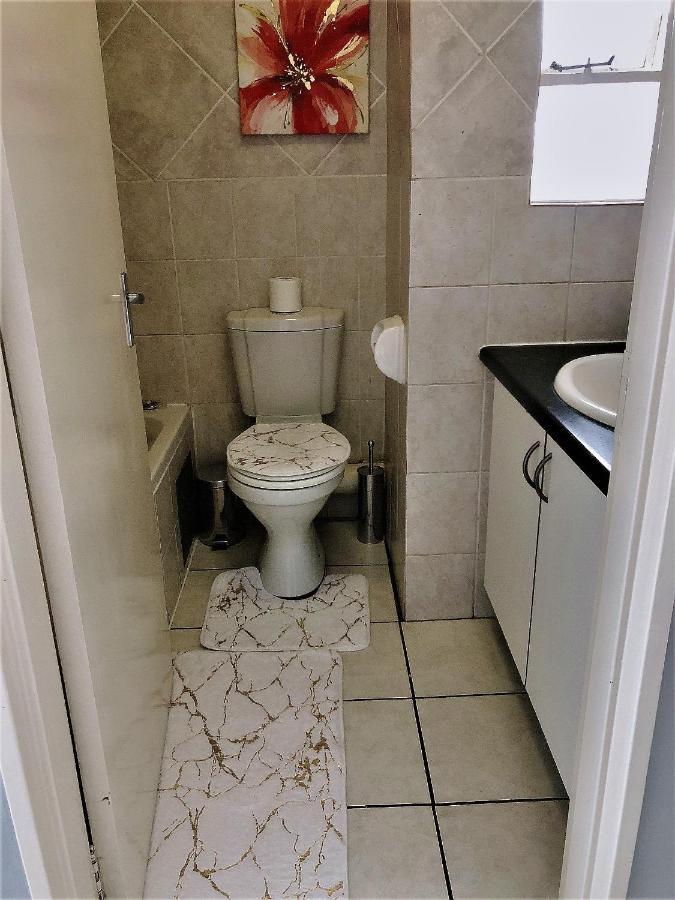 @Menlyn Place, Menlyn Maine, Pretoria - Accommodation ภายนอก รูปภาพ